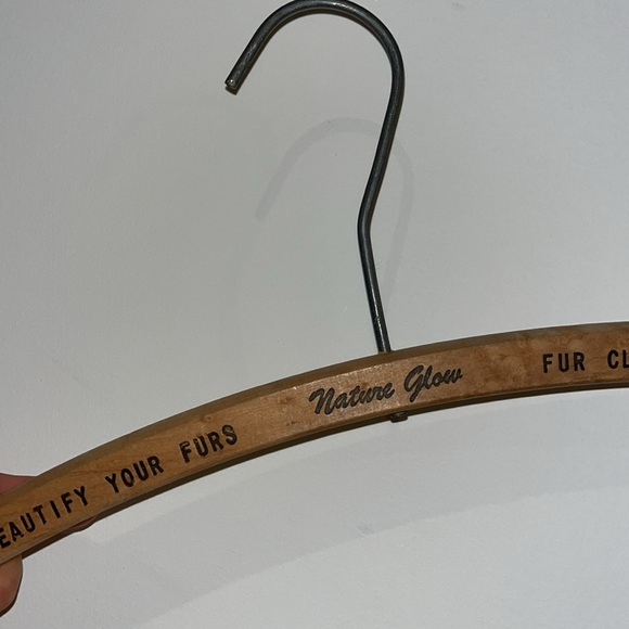 Vintage Wood Fur Coat Hanger - Picture 3 of 3